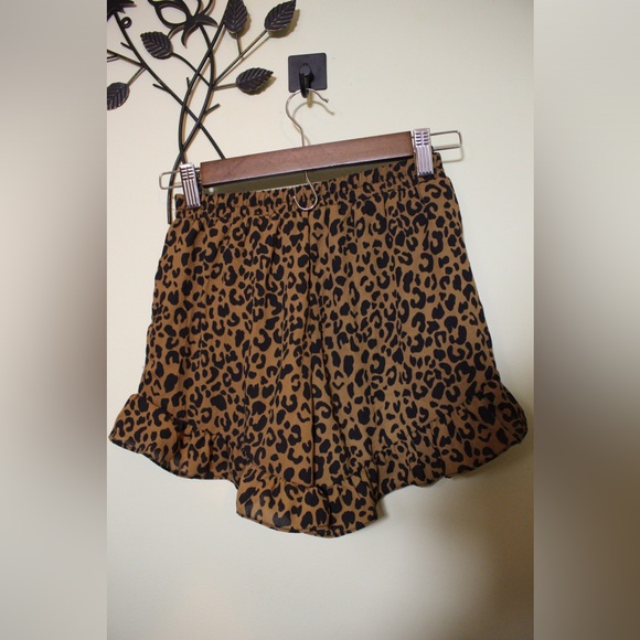 Sienna Sky Cheetah Print Women’s Small Shorts Ruffles and Elastic Waist XS - Picture 7 of 7